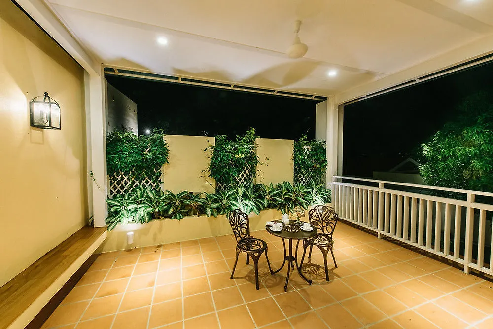 バリック・プラウ Botanica Mansion Bed & Breakfast