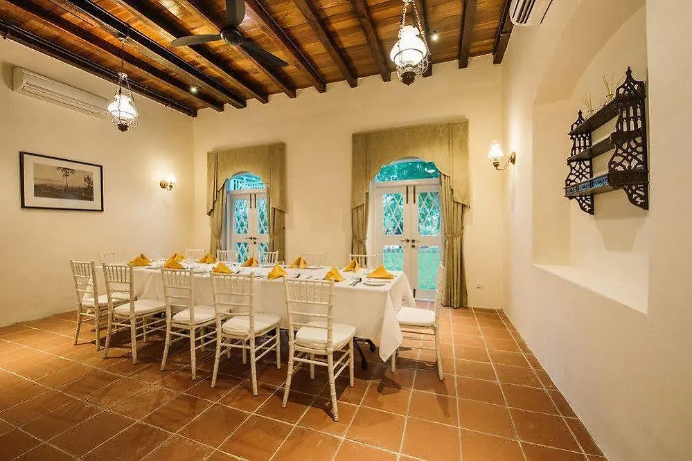 バリック・プラウ Botanica Mansion Bed & Breakfast
